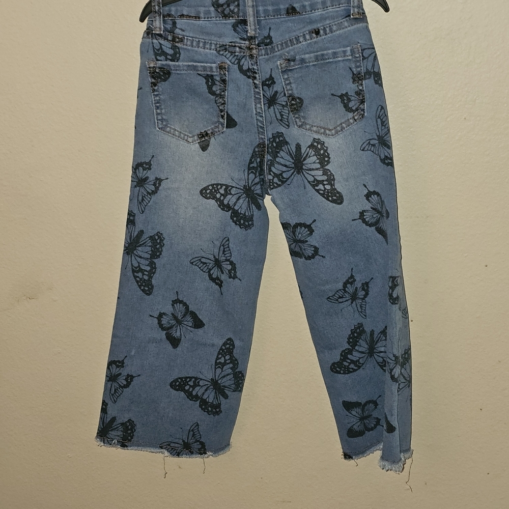 Blue Butterfly Print Cropped Jeans - Picture 8 of 9